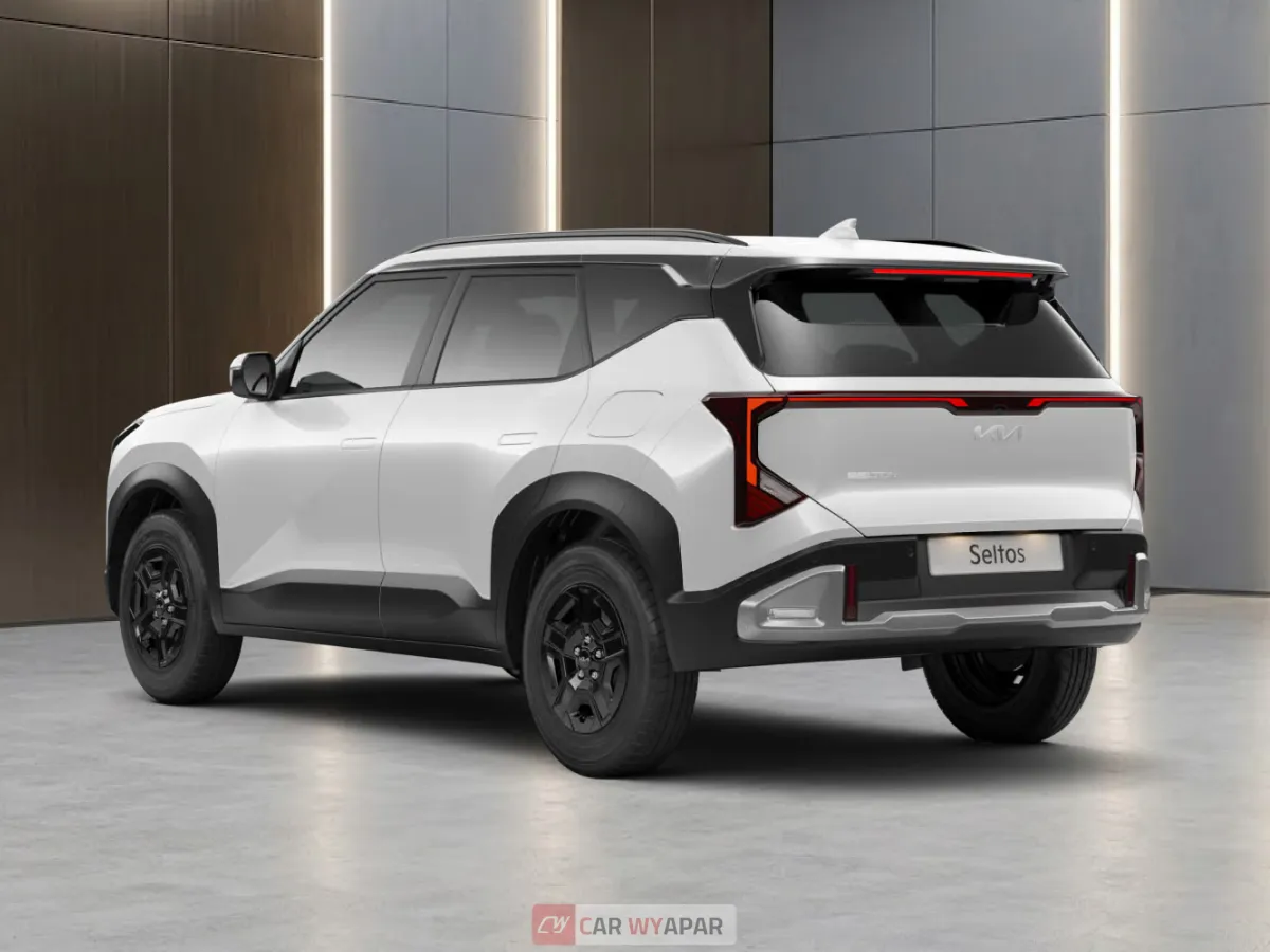 Rear three-quarter view of a dark grey Seltos HTX (O) on a yellow background.